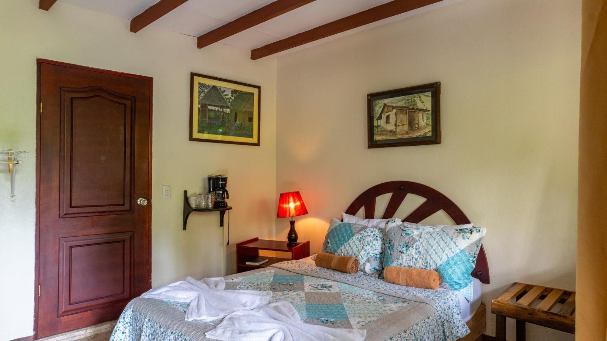 Diuwak Hotel Доминикал Екстериор снимка