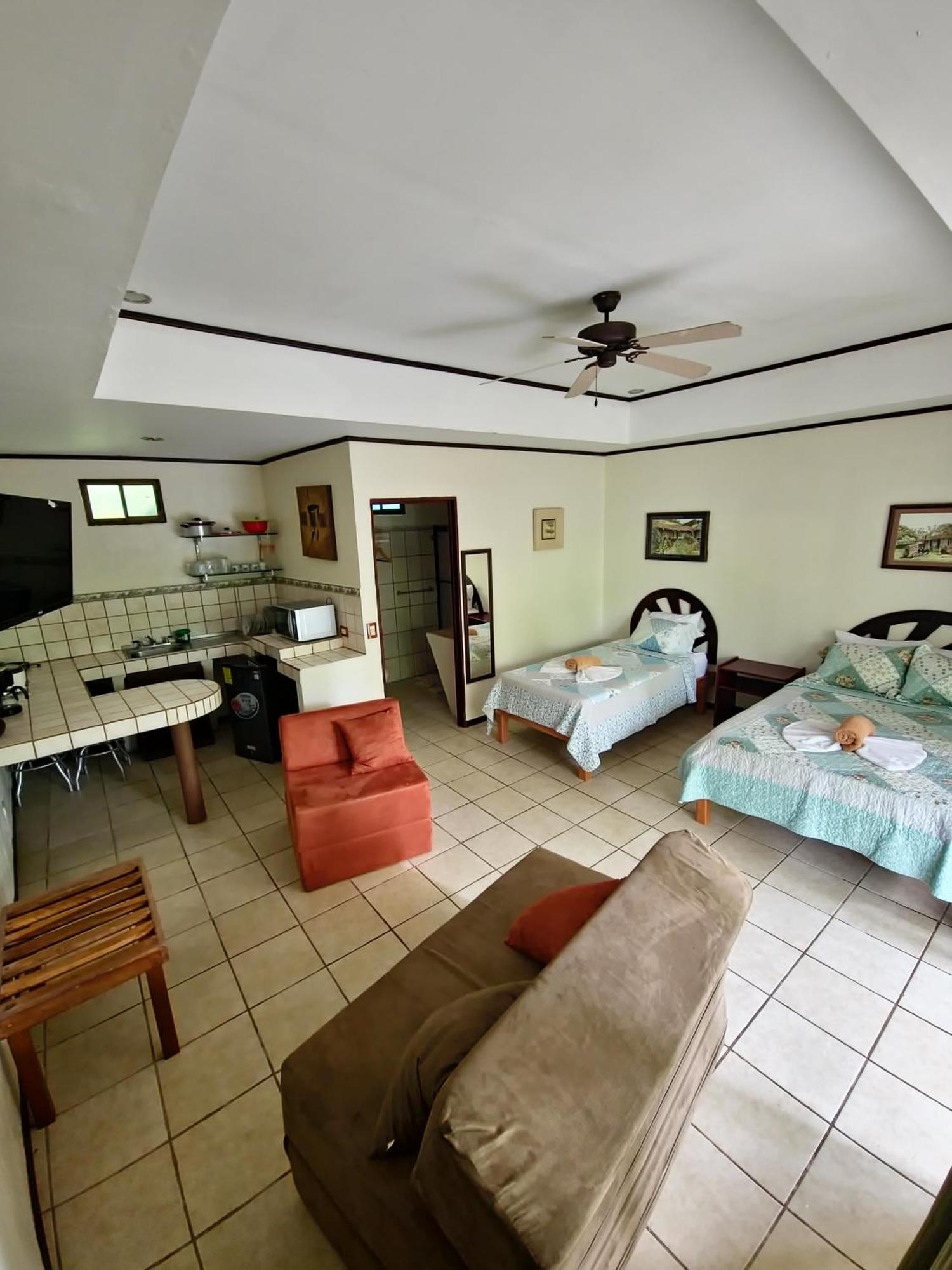 Diuwak Hotel Доминикал Екстериор снимка