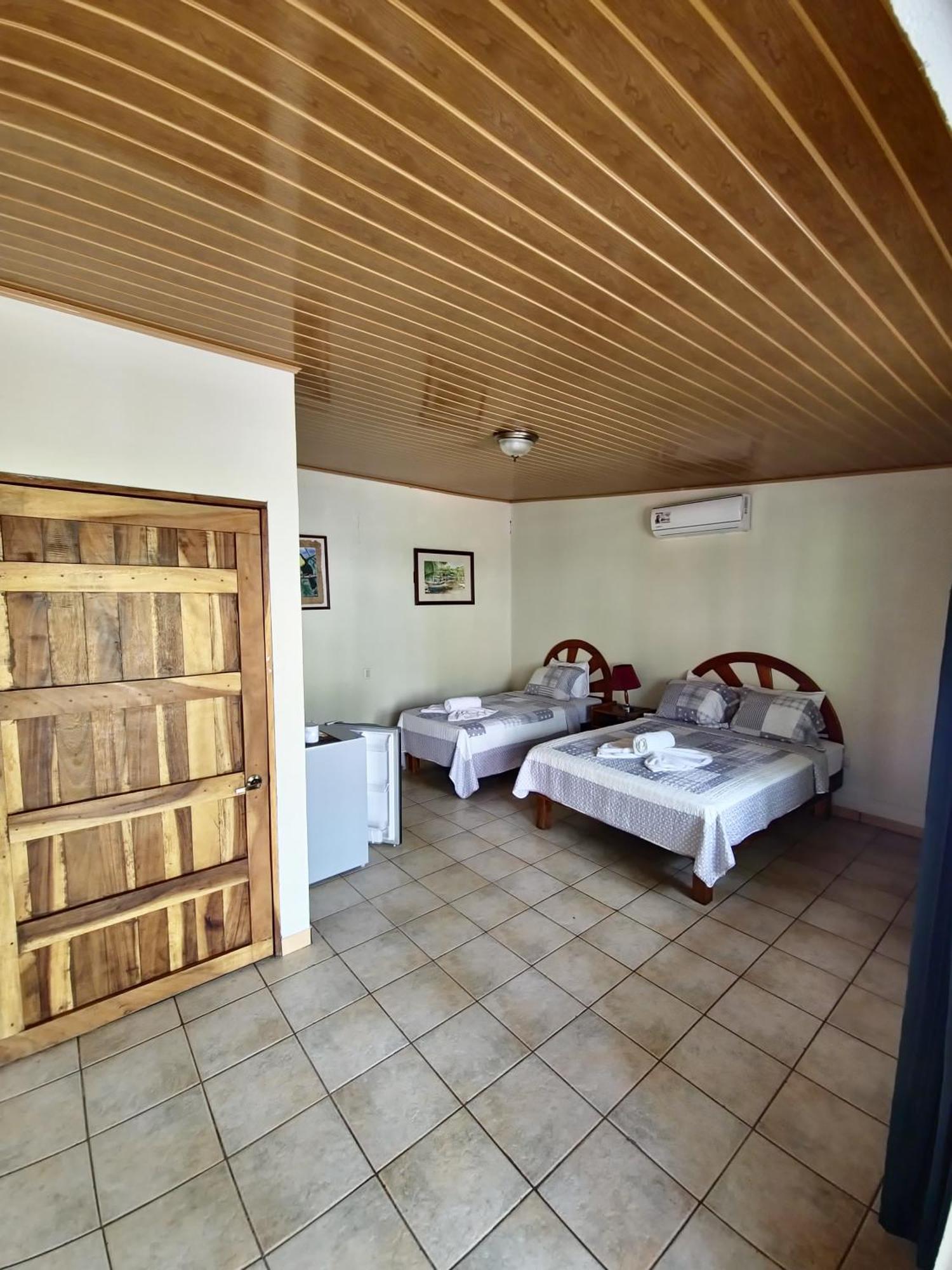 Diuwak Hotel Доминикал Екстериор снимка