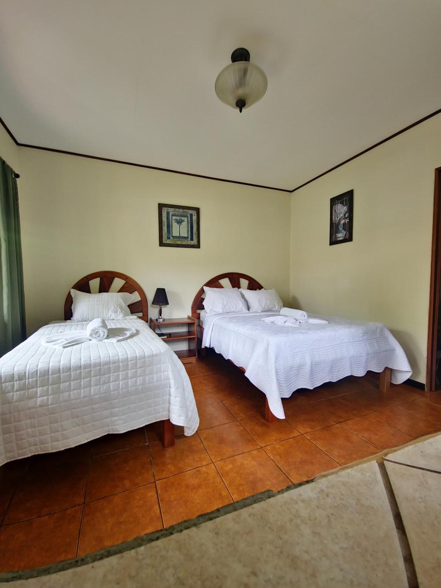 Diuwak Hotel Доминикал Екстериор снимка