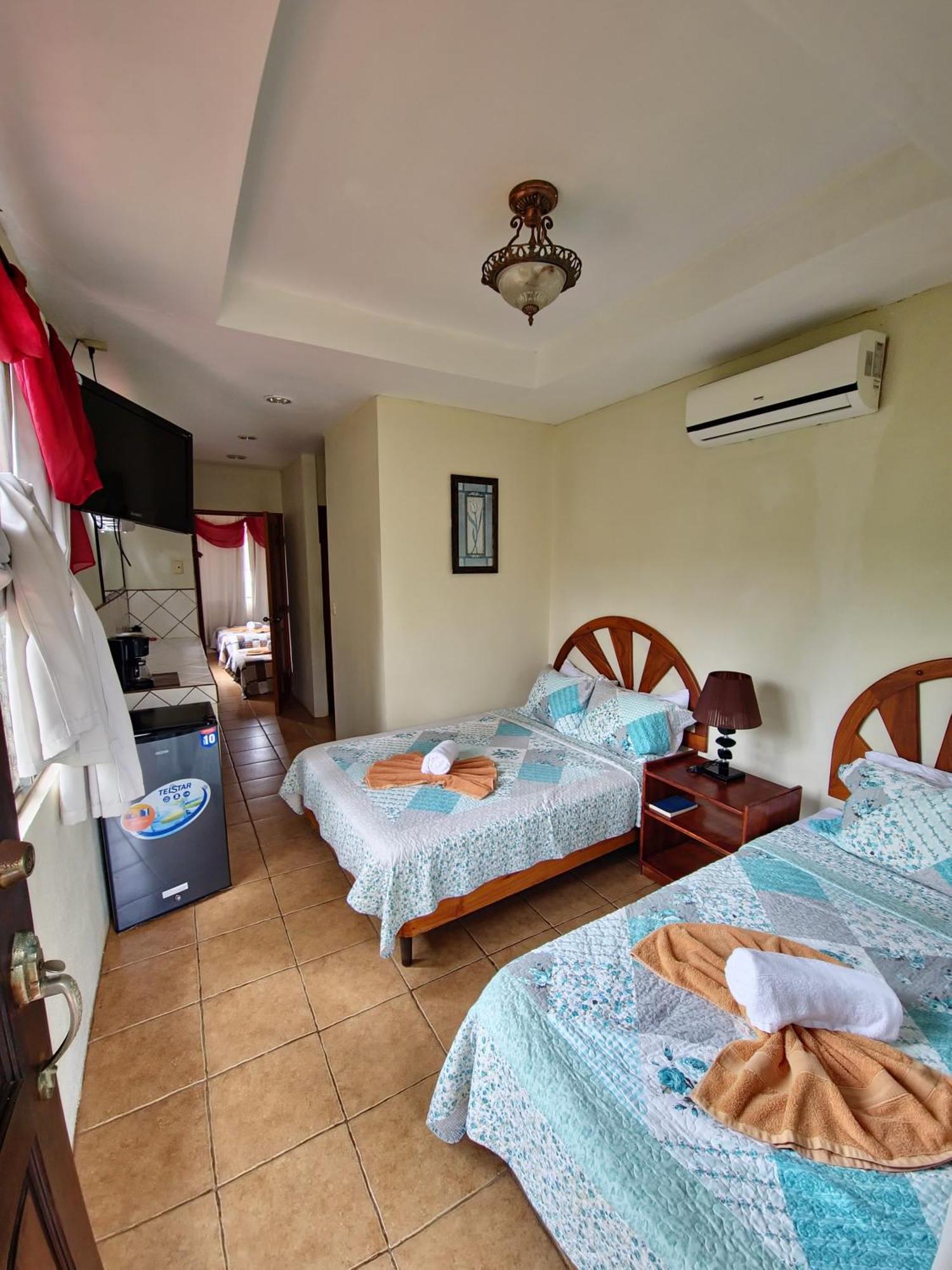 Diuwak Hotel Доминикал Екстериор снимка