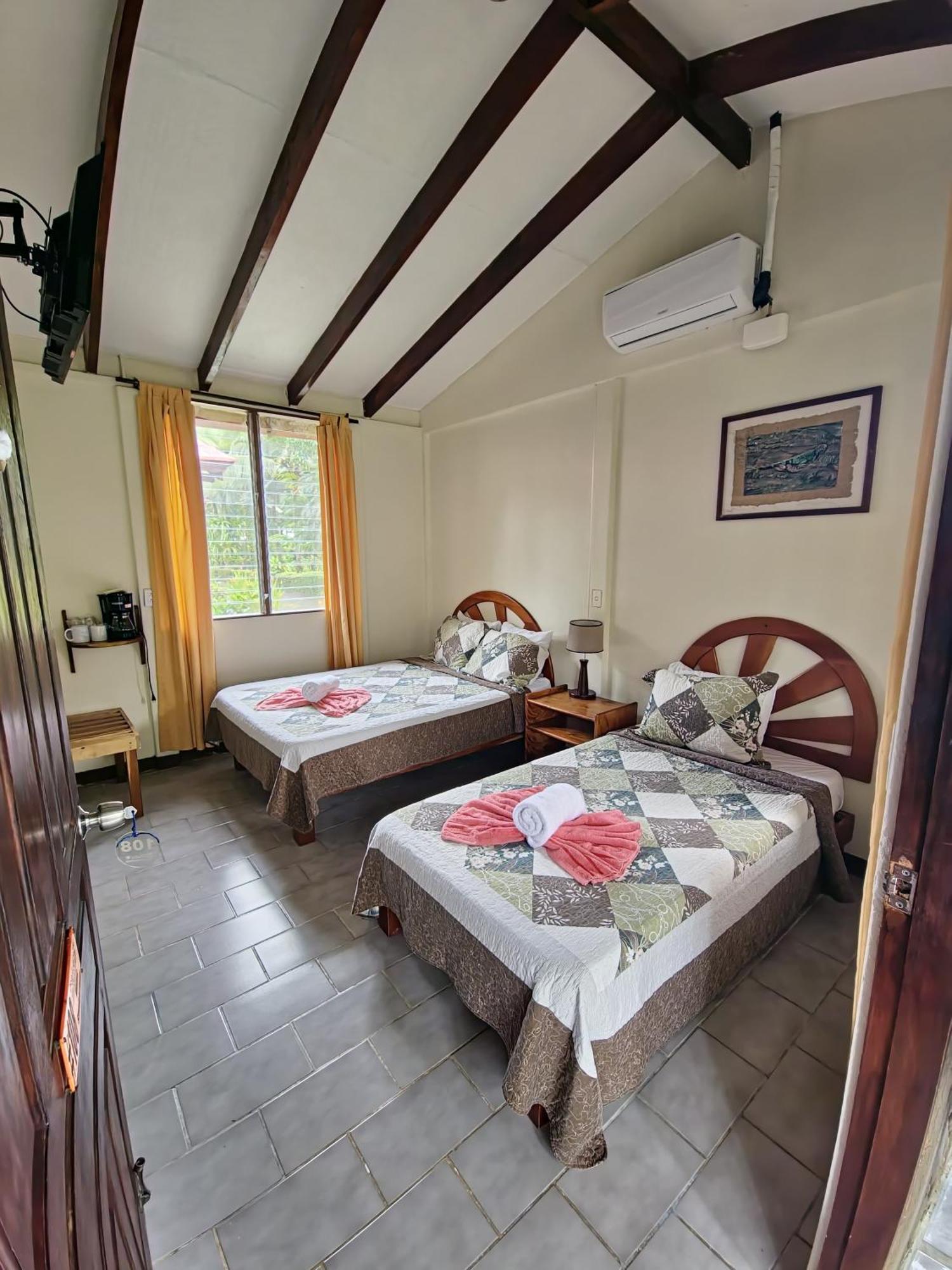 Diuwak Hotel Доминикал Екстериор снимка